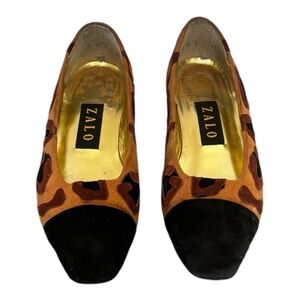 Size 7.5 Vintage women multi color slip on leather shoes.